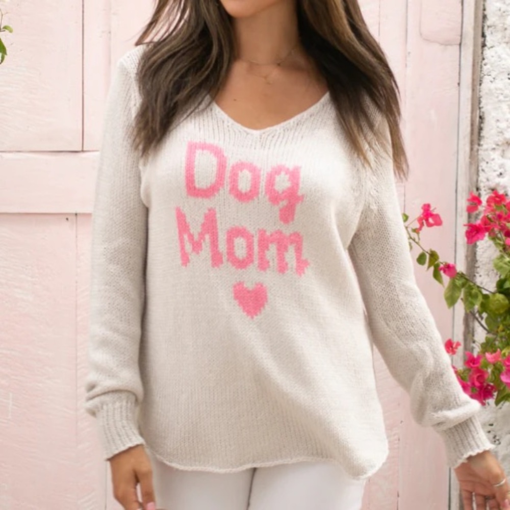 Wooden Ships V-neck cotton sweater “DOG MOM”